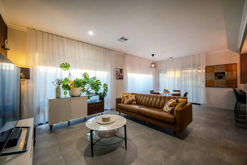 Photo - 218 Graceful Boulevard, Alkimos WA 6038 - Image 10