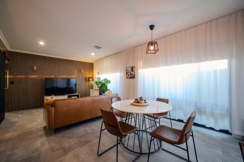 Photo - 218 Graceful Boulevard, Alkimos WA 6038 - Image 11