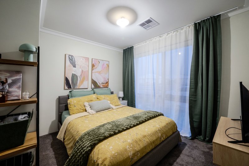Photo - 218 Graceful Boulevard, Alkimos WA 6038 - Image 18