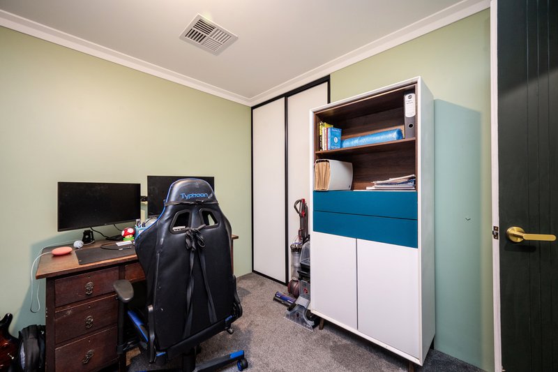Photo - 218 Graceful Boulevard, Alkimos WA 6038 - Image 20