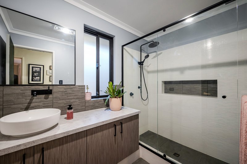 Photo - 218 Graceful Boulevard, Alkimos WA 6038 - Image 21