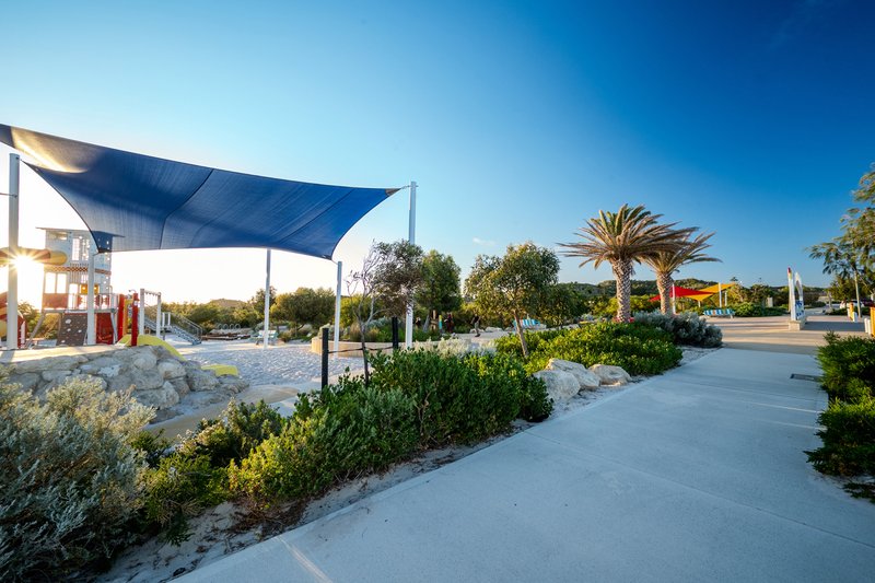 Photo - 218 Graceful Boulevard, Alkimos WA 6038 - Image 29