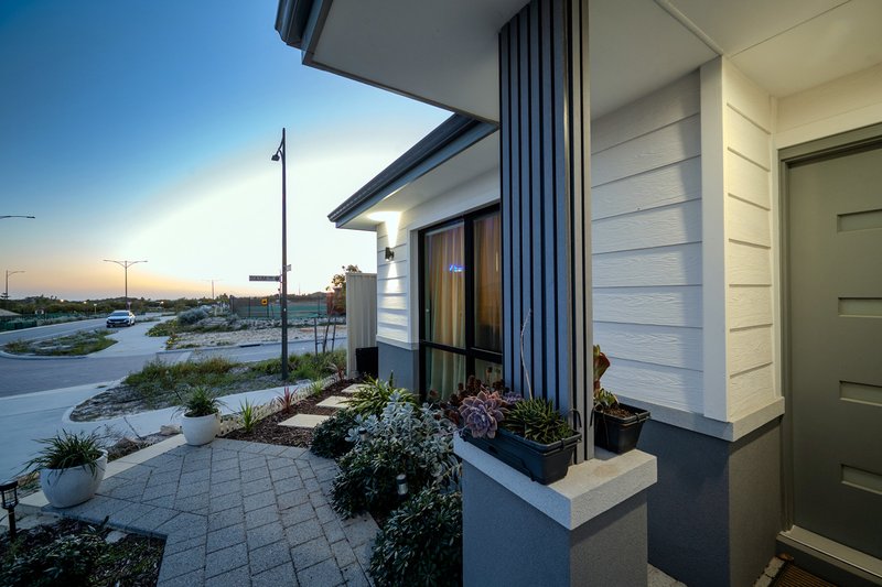 Photo - 218 Graceful Boulevard, Alkimos WA 6038 - Image 30