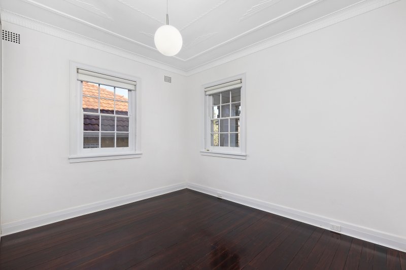 Photo - 2/18 Hastings Parade, North Bondi NSW 2026 - Image 6