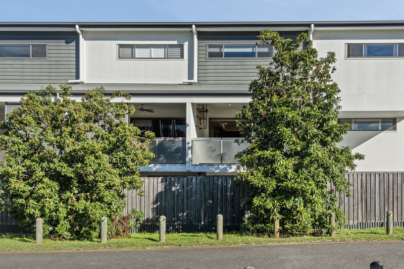 Photo - 2/18 Hedley Avenue, Nundah QLD 4012 - Image 1