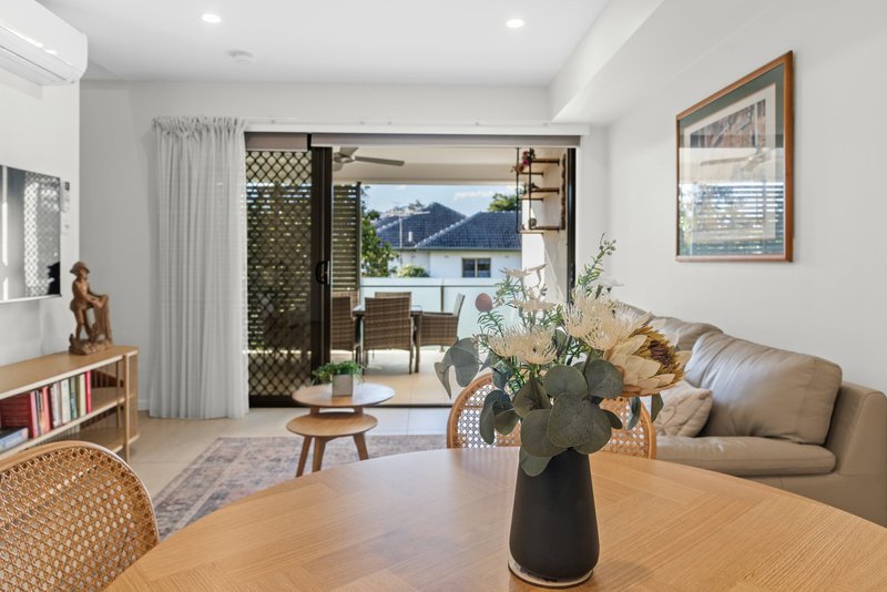Photo - 2/18 Hedley Avenue, Nundah QLD 4012 - Image 4