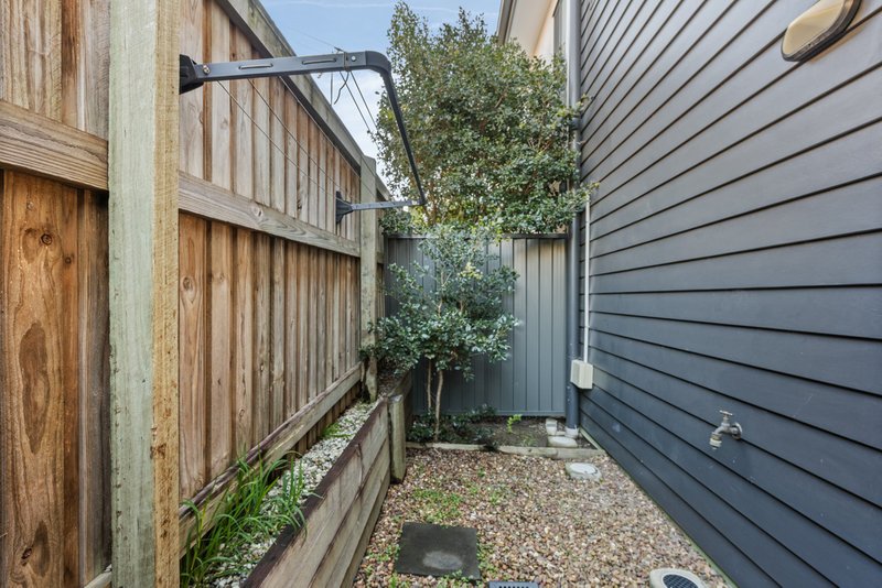 Photo - 2/18 Hedley Avenue, Nundah QLD 4012 - Image 14