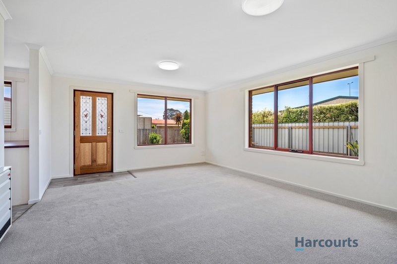 Photo - 2/18 Hobbs Parade, West Ulverstone TAS 7315 - Image 5