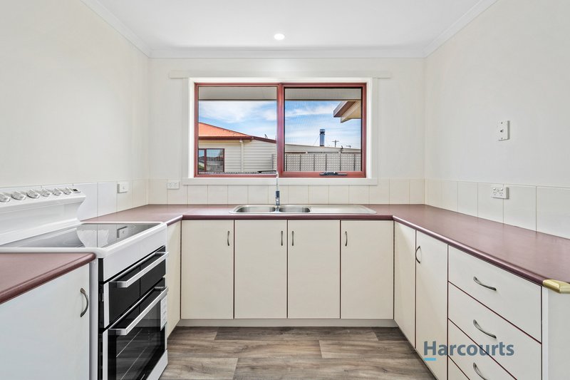 Photo - 2/18 Hobbs Parade, West Ulverstone TAS 7315 - Image 7