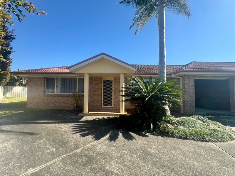Photo - 2/18 Ivy Crescent, Old Bar NSW 2430 - Image 1