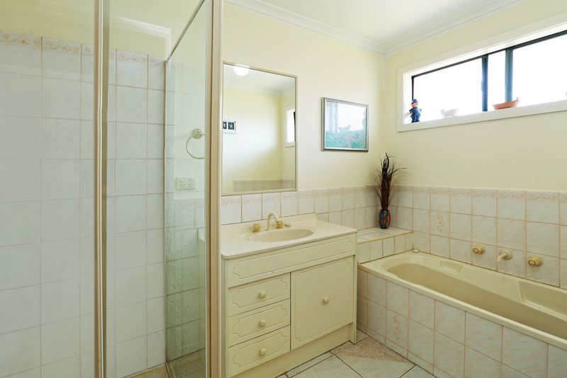 Photo - 2/18 Jasmine Street, Bell Park VIC 3215 - Image 5