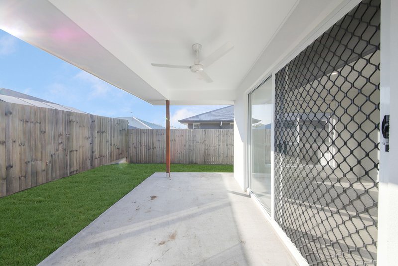 Photo - 2/18 Lee Street, Pimpama QLD 4209 - Image 9