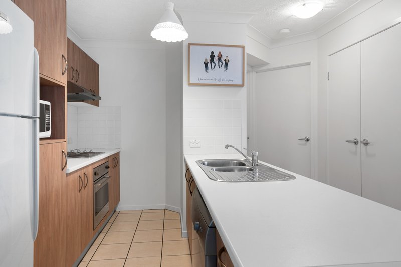 Photo - 2/18 Mascar Street, Upper Mount Gravatt QLD 4122 - Image 4