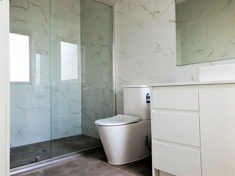 Photo - 2/18 Melwood Court, Meadow Heights VIC 3048 - Image 5