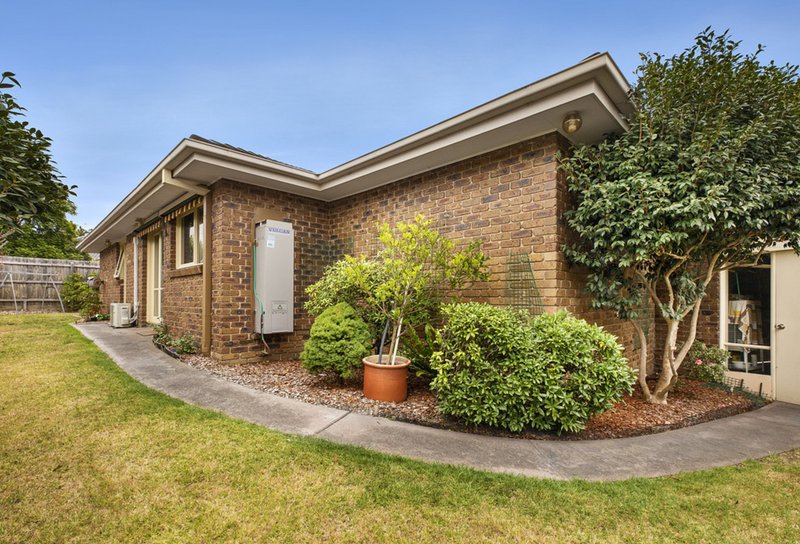 Photo - 2/18 Morshead Avenue, Mount Waverley VIC 3149 - Image 9