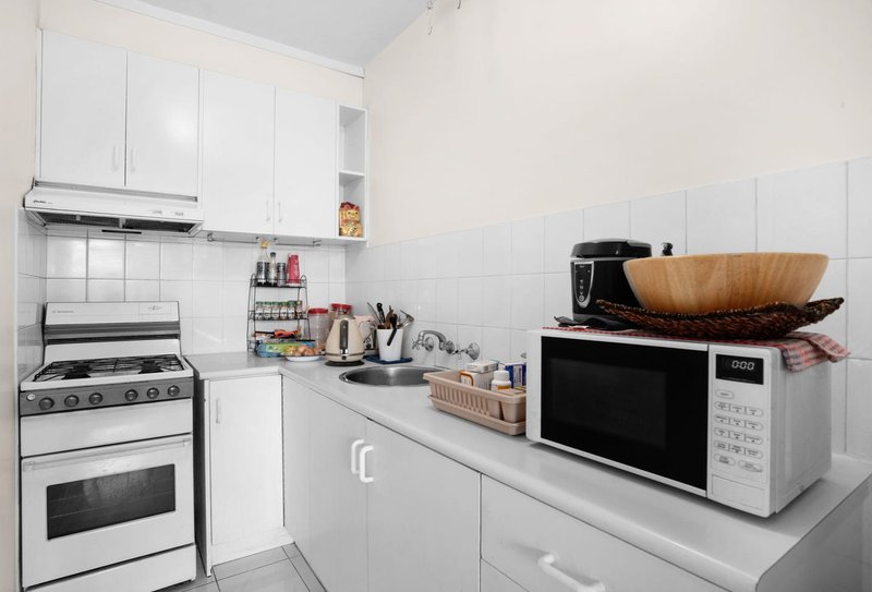 Photo - 2/18 Nightingale Street, Balaclava VIC 3183 - Image 5