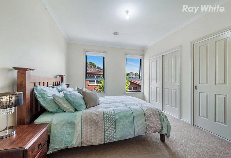 Photo - 2/18 Old Plenty Road, South Morang VIC 3752 - Image 9