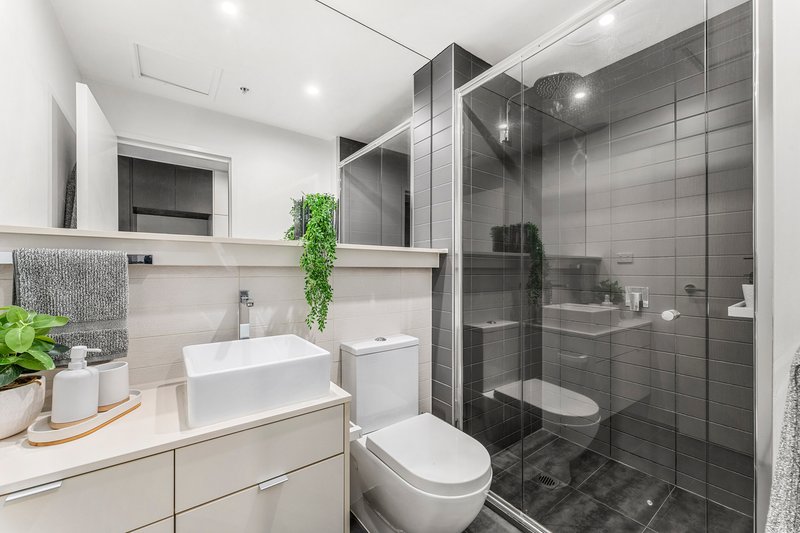 Photo - 2/18 Queen Street, Blackburn VIC 3130 - Image 6