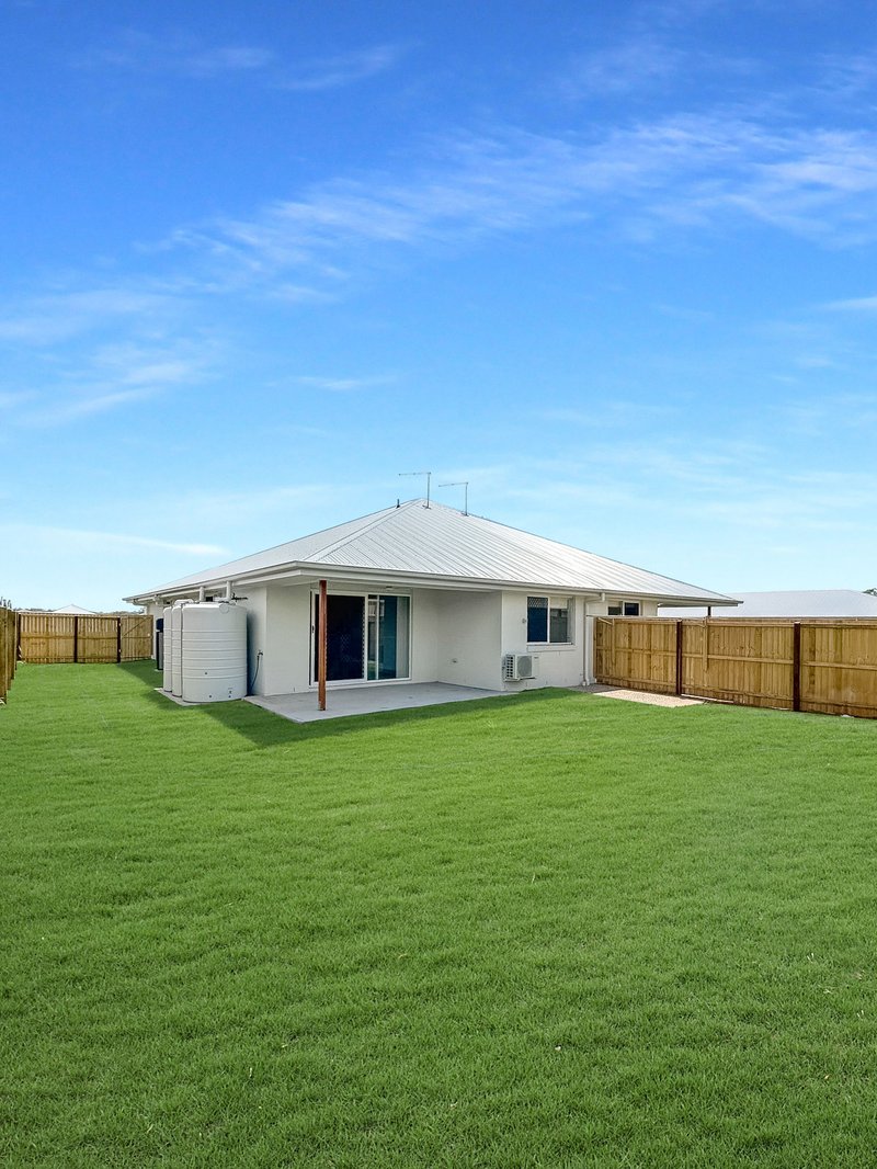 Photo - 2/18 Red Cedar Avenue, Cotswold Hills QLD 4350 - Image 9