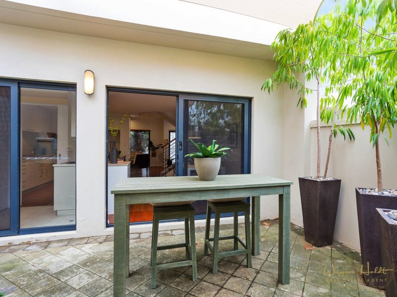 Photo - 2/18 Robinson Avenue, Perth WA 6000 - Image 13