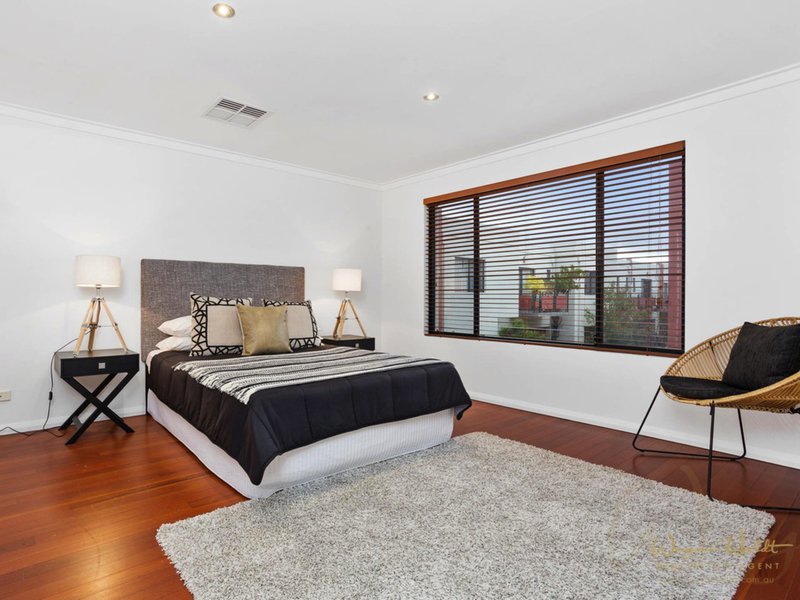 Photo - 2/18 Robinson Avenue, Perth WA 6000 - Image 16