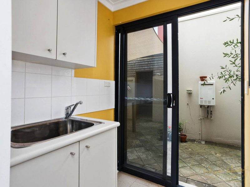 Photo - 2/18 Robinson Avenue, Perth WA 6000 - Image 22