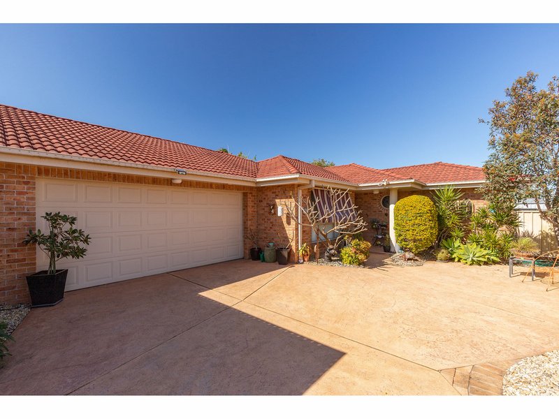 2/18 Robur Court, Tuncurry NSW 2428