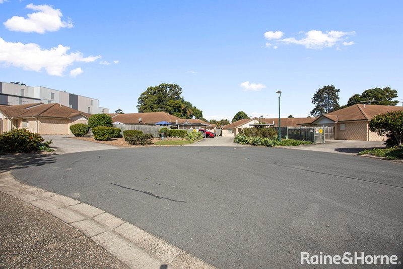 Photo - 21/8 Rosegum Place, Redbank Plains QLD 4301 - Image 9