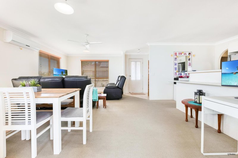 Photo - 2/18 Satinash Terrace, Banora Point NSW 2486 - Image 3