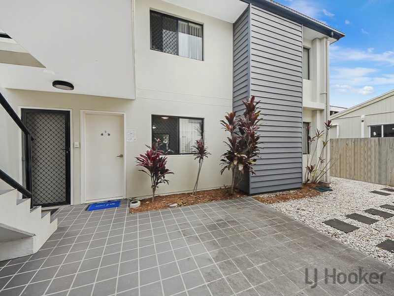 Photo - 2/18 Seeney Street, Zillmere QLD 4034 - Image 2