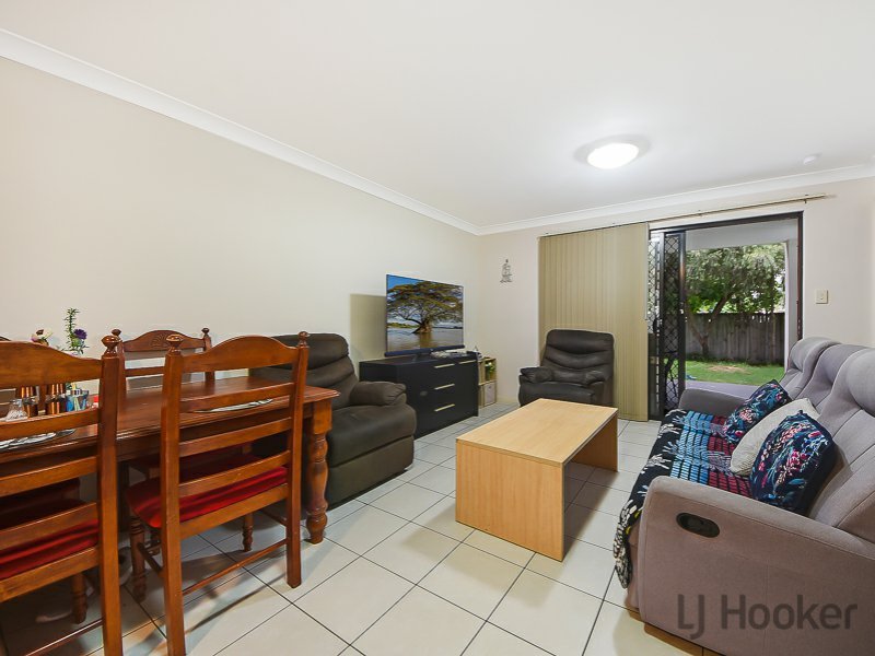 Photo - 2/18 Seeney Street, Zillmere QLD 4034 - Image 4