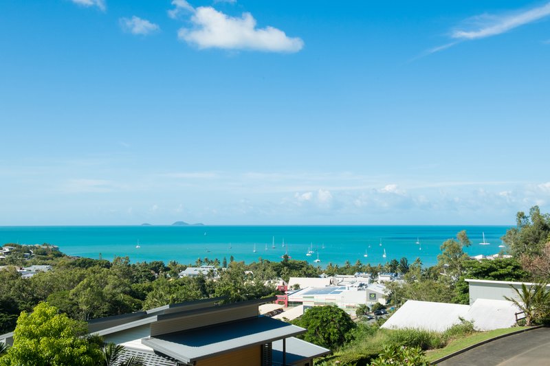 Photo - 2/18 Stonehaven Court, Airlie Beach QLD 4802 - Image 7