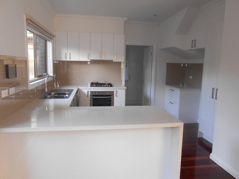 Photo - 2/18 Tasman Street, Preston VIC 3072 - Image 2