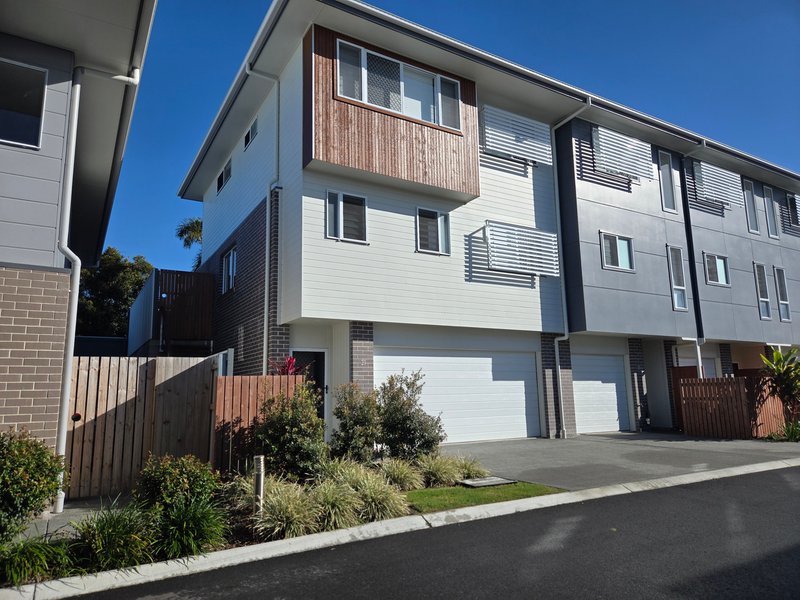 Photo - 21/8 Taylor Place, Mackenzie QLD 4156 - Image 2