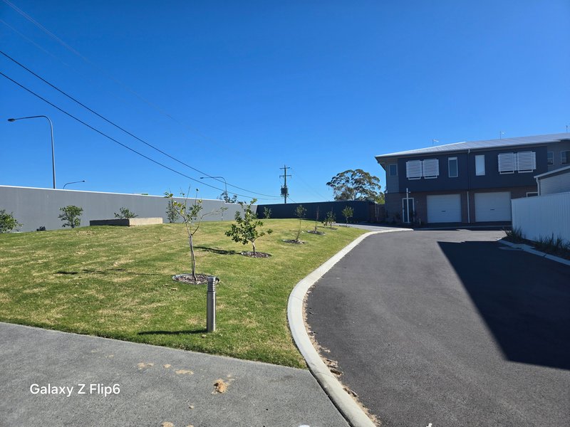 Photo - 21/8 Taylor Place, Mackenzie QLD 4156 - Image 27