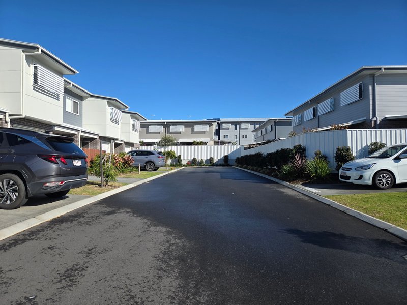 Photo - 21/8 Taylor Place, Mackenzie QLD 4156 - Image 35