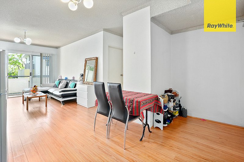 Photo - 2/18 Thomas May Place, Westmead NSW 2145 - Image 4