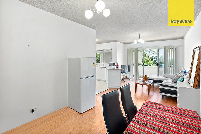 Photo - 2/18 Thomas May Place, Westmead NSW 2145 - Image 5