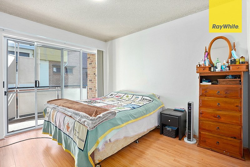 Photo - 2/18 Thomas May Place, Westmead NSW 2145 - Image 9