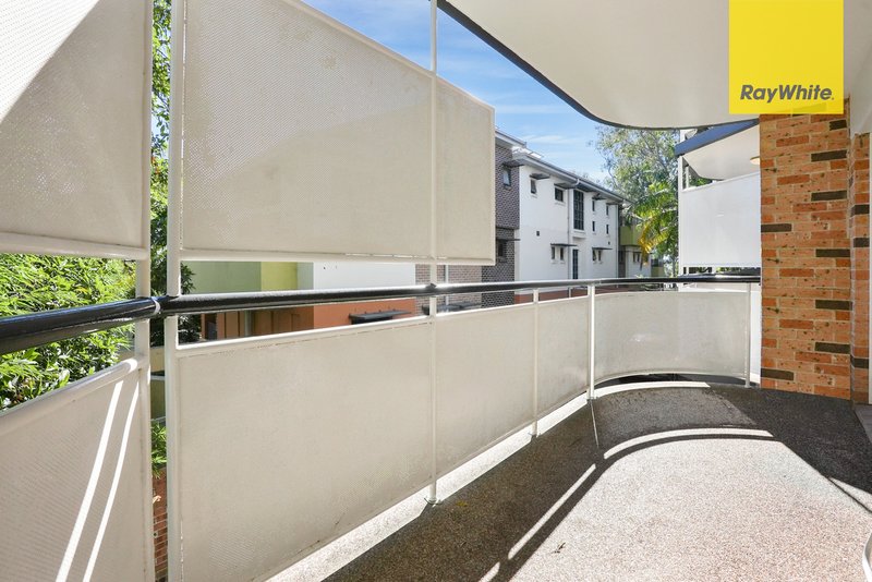 Photo - 2/18 Thomas May Place, Westmead NSW 2145 - Image 4