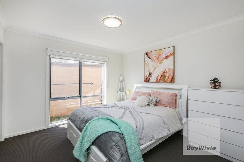 Photo - 2/18 Upway Circuit, Westmeadows VIC 3049 - Image 7