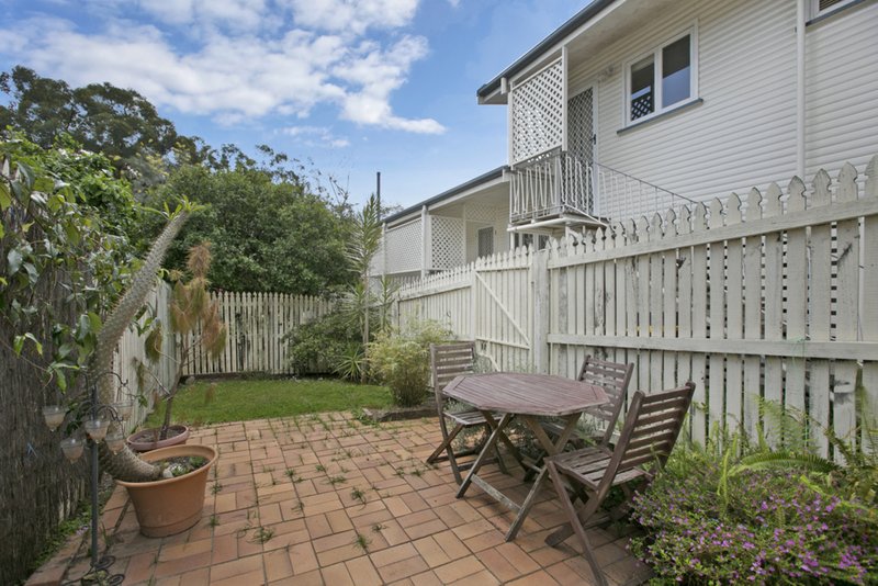 Photo - 2/18 Victor Street, Holland Park QLD 4121 - Image 9