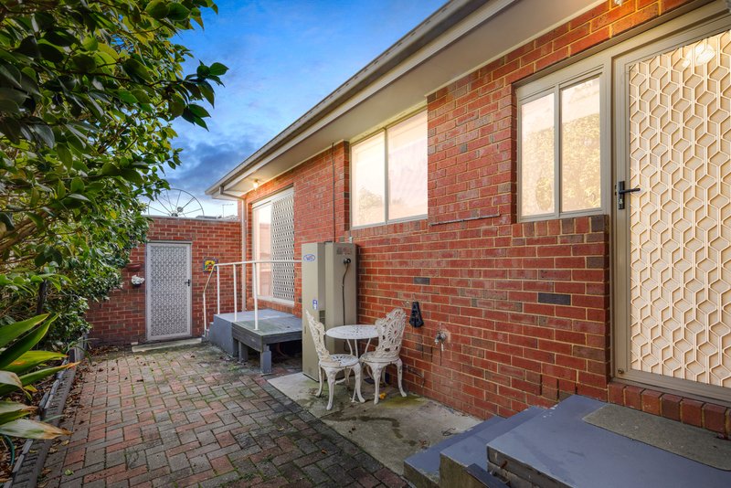 Photo - 2/18 Vincent Crescent, Noble Park VIC 3174 - Image 11