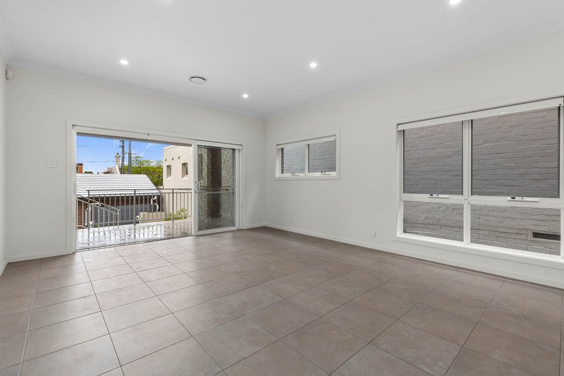 Photo - 2/18 Waverley Crescent, Bondi Junction NSW 2022 - Image 2