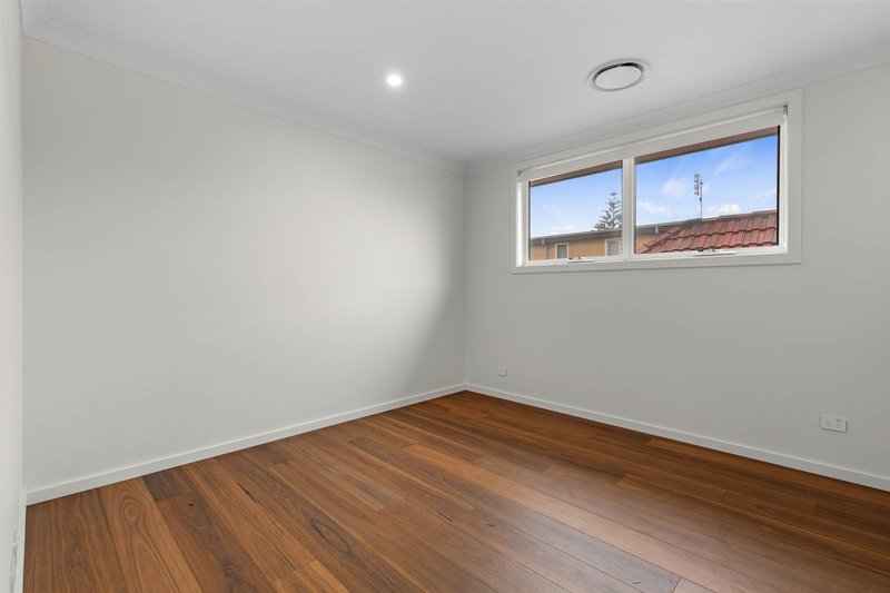 Photo - 2/18 Waverley Crescent, Bondi Junction NSW 2022 - Image 7