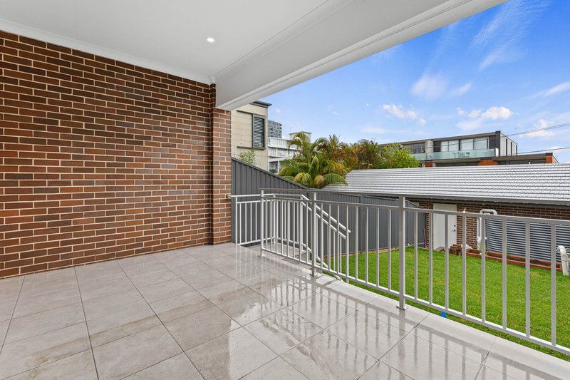 Photo - 2/18 Waverley Crescent, Bondi Junction NSW 2022 - Image 9