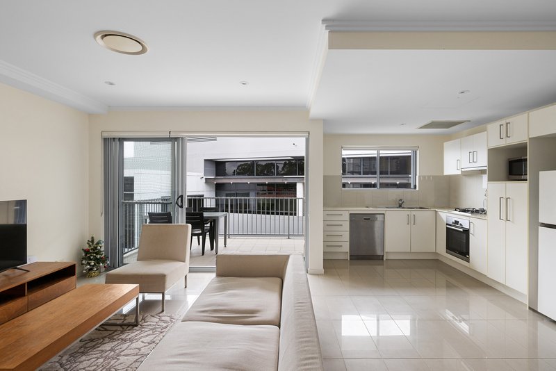 Photo - 218/23 Robinson Place, Kelvin Grove QLD 4059 - Image 2