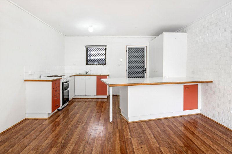 Photo - 2/183 Old Burleigh Road, Broadbeach QLD 4218 - Image 7