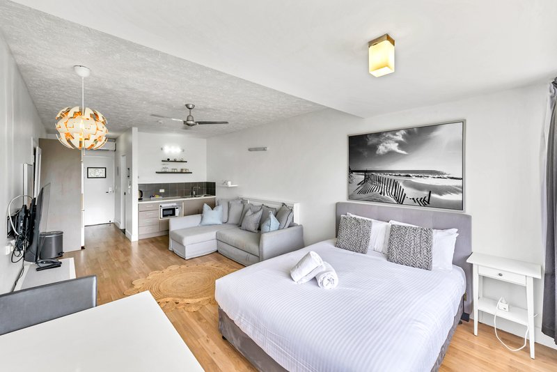 Photo - 218/34-38 Vin E Jones Memorial Drive, Rosslyn QLD 4703 - Image 10