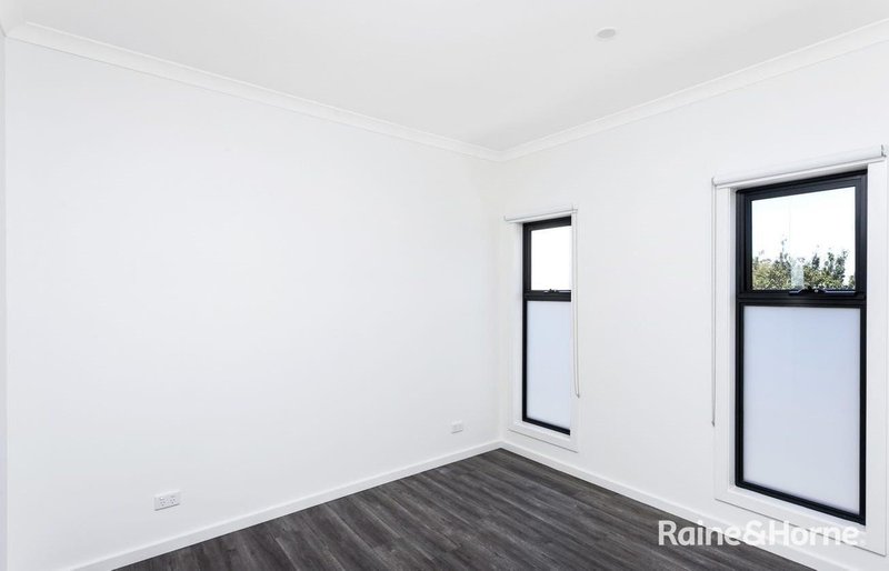 Photo - 2/183b Purinuan Road, Reservoir VIC 3073 - Image 6